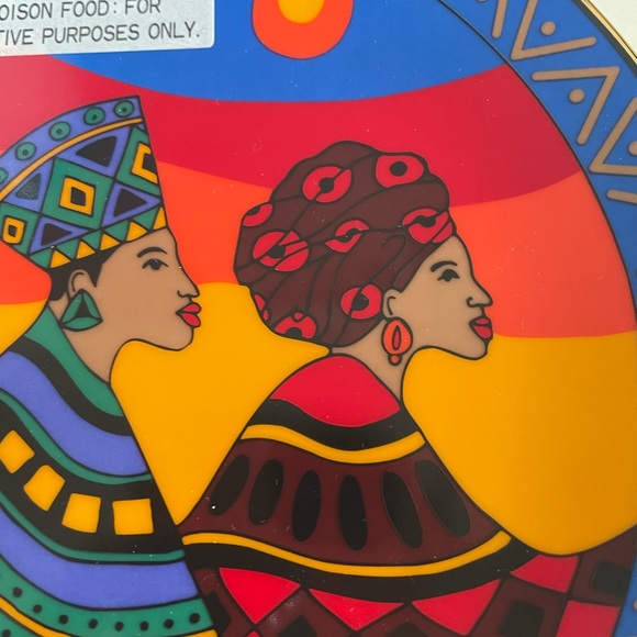 Sisters in Spirit. Vintage Avon collectible plate. - Picture 2 of 7